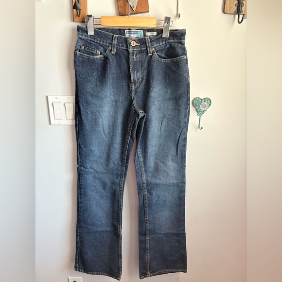 Old Navy Women's Straight Leg Jeans in Dark Blue - Picture 1 of 3